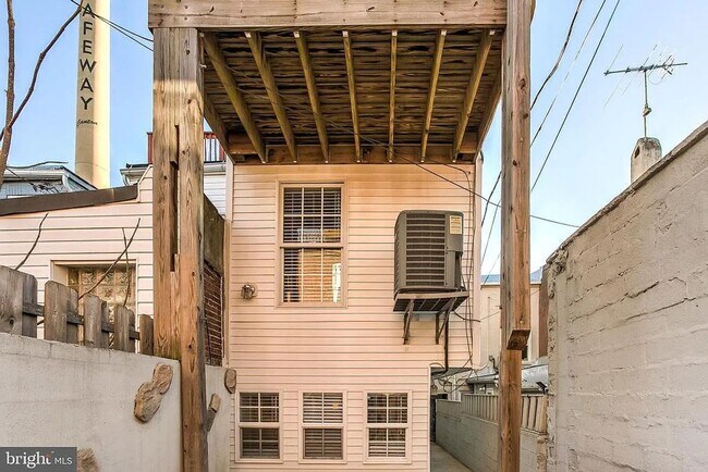 Building Photo - Stunning Three-Story Home in the Heart of Canton with Modern Upgrades and Expansive Roof Deck