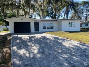Building Photo - 1204 Lake Elbert Dr SE