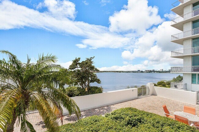 Building Photo - 300 S Australian Ave