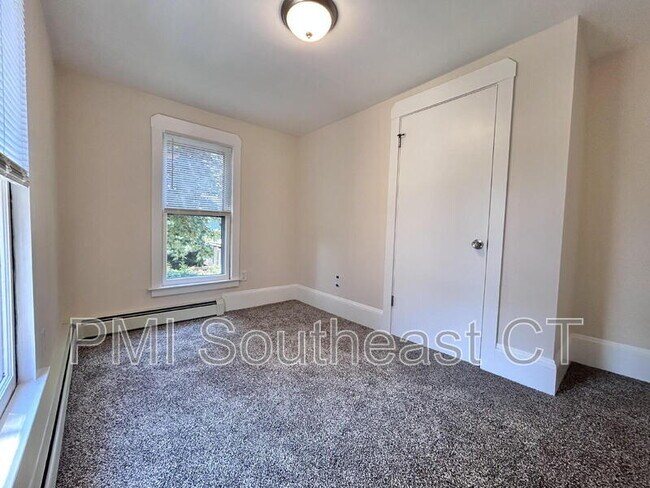 Building Photo - 32 Starr St