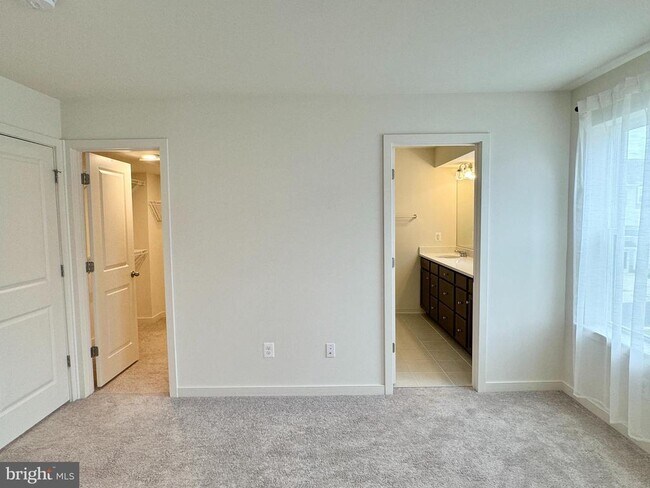 Building Photo - 310 Red Currant Wy