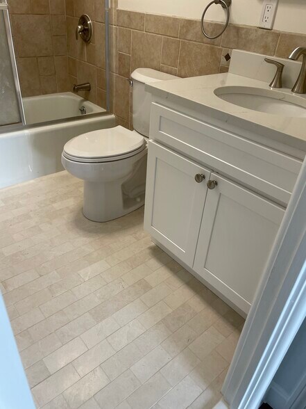 Building Photo - 46 Cochituate Rd