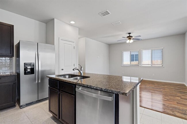 Building Photo - 256 Pelican Bay Cir