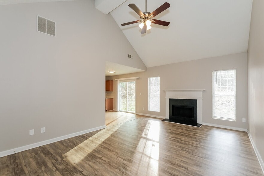 Building Photo - 458 Old Tree Dr