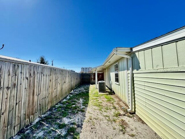 Building Photo - 16806 Castile Ave