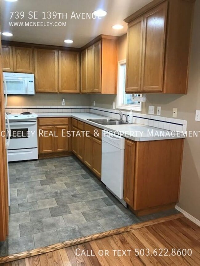 Building Photo - 739 SE 139th Ave