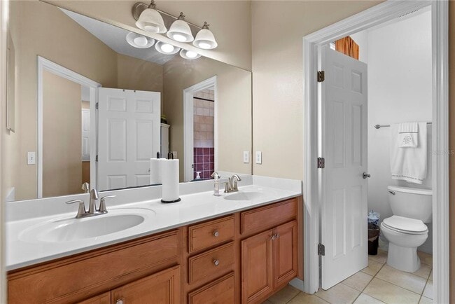 Building Photo - 1352 Oakcrest Ct