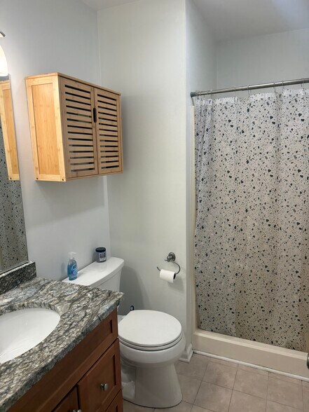 Building Photo - 104 Friar Ln