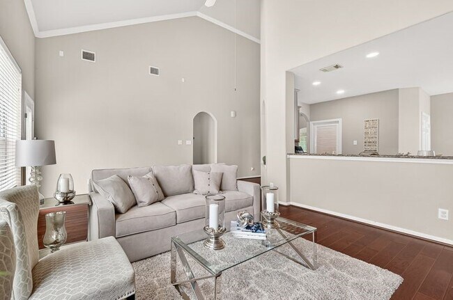 Building Photo - 111 S Rocky Point Cir