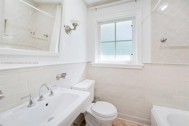 Building Photo - 4920 SW 76th St