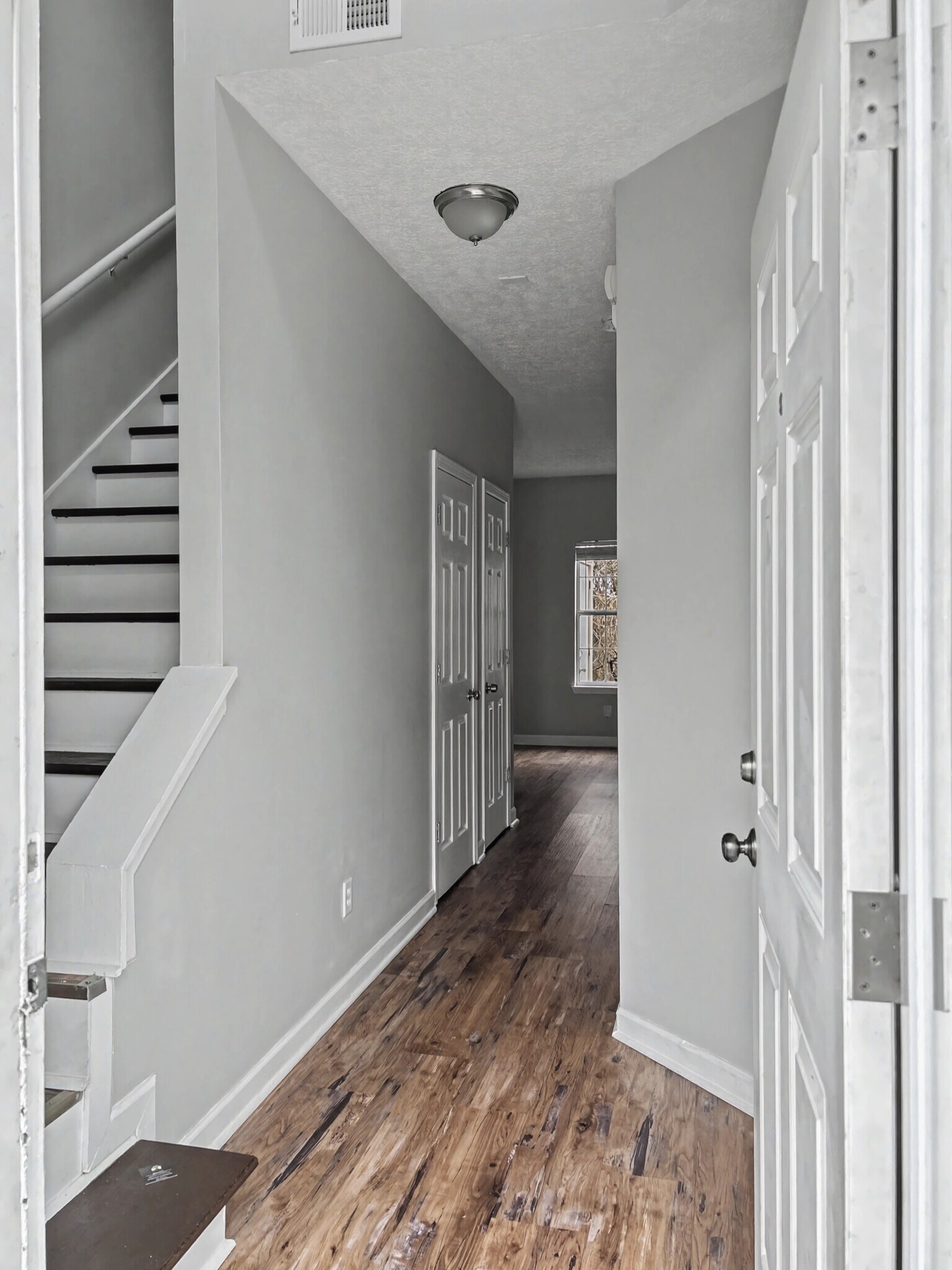 Building Photo - 21 Timber Ridge Dr