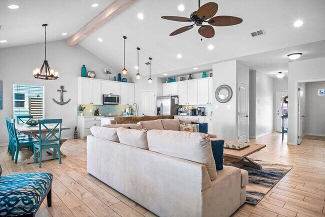 Building Photo - 156 Royal Sands Blvd