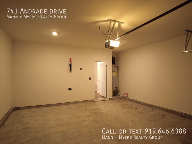 Building Photo - 741 Andrade Dr