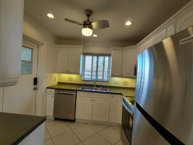 Building Photo - 5300 Washington St