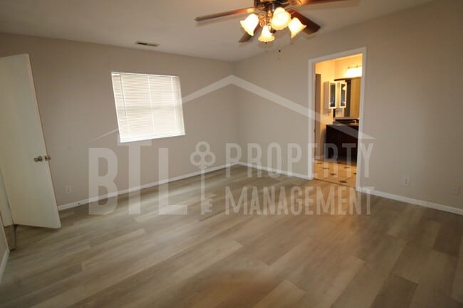 Building Photo - 240 Fox Ridge Rd