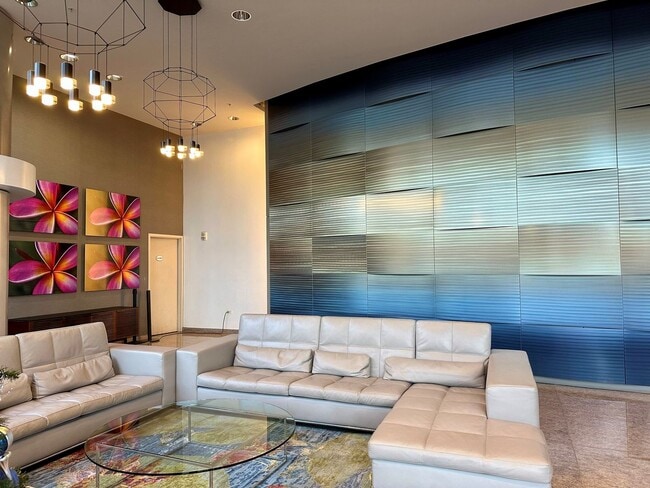 Building Photo - Moana Pacific West Tower 1BR/1BA/1PK