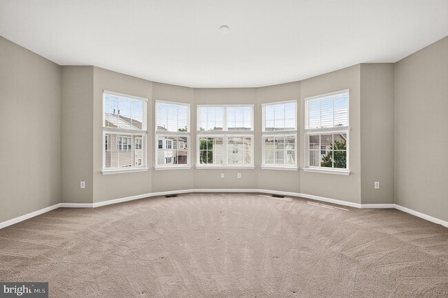 Building Photo - 6805 Oregano Ln