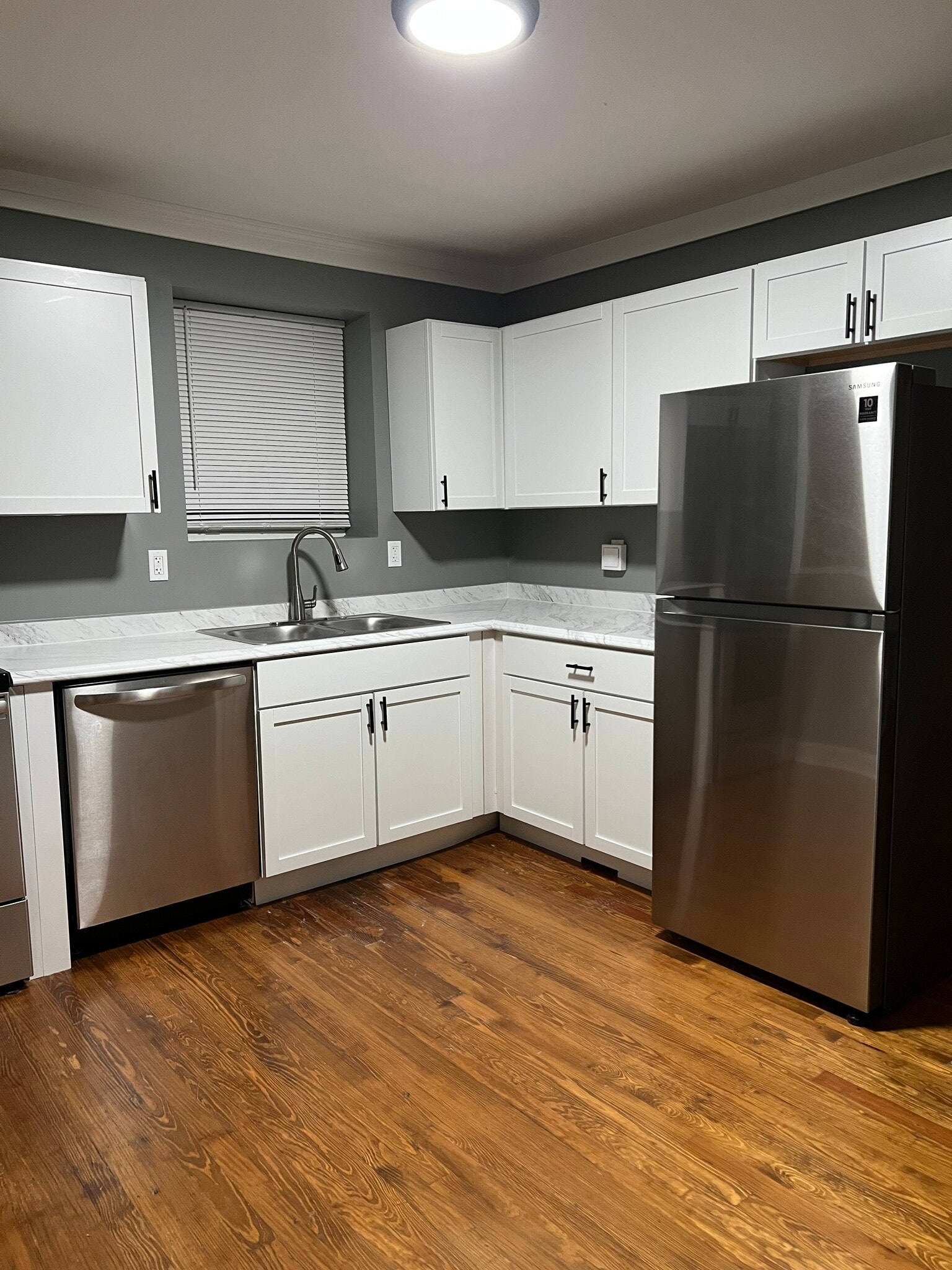 kitchen - 6435 Myron Ave