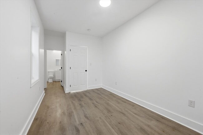 Building Photo - 2BR/3BA House | Central AC | Fast Approval