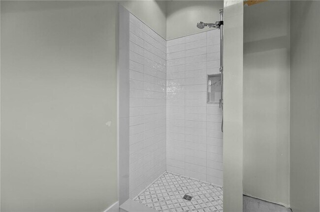 Building Photo - 76 Van Zandt Ave