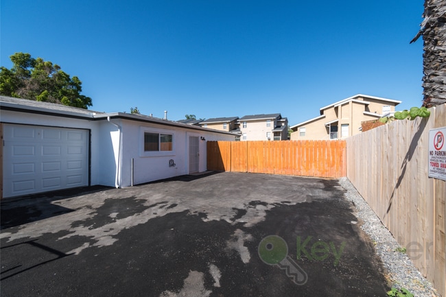 Building Photo - Beautifully Renovated 2BD | 1.5BA Duplex –...