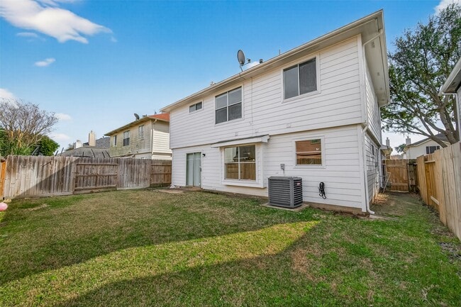 Building Photo - 8814 Sage Pl Dr