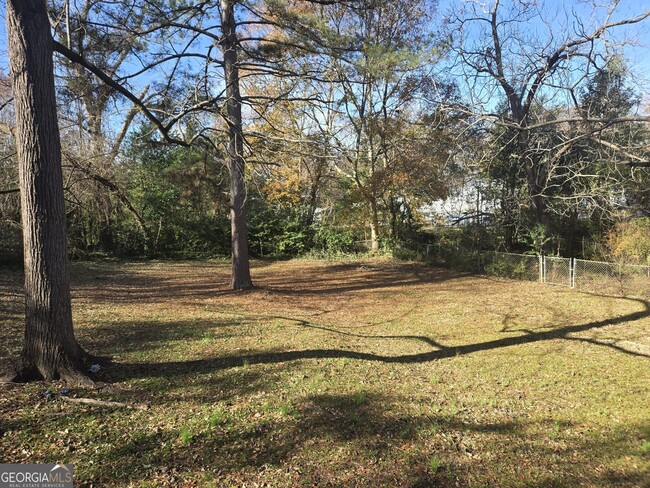 Building Photo - 904 Park Ave