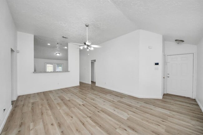Building Photo - 20214 Apache Gardens Ln