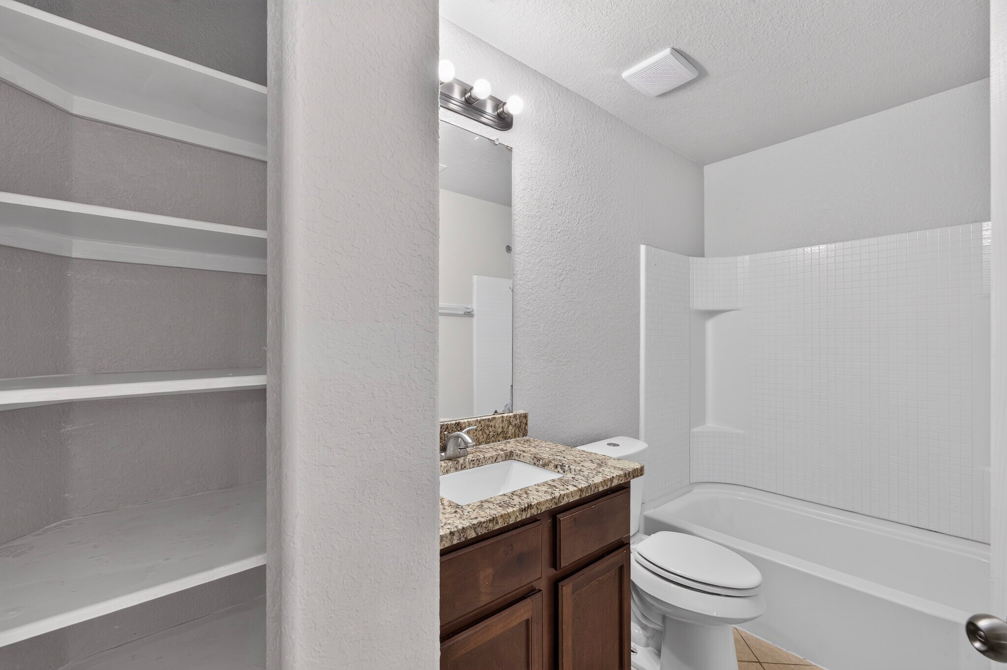 Building Photo - 6531 Luckey Sq