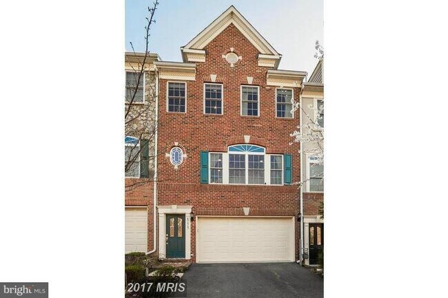 Primary Photo - 47567 Royal Burnham Terrace