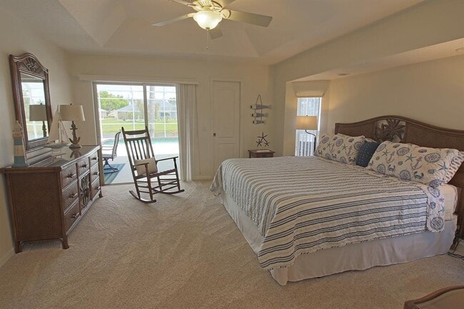 Building Photo - 811 Rotonda Cir