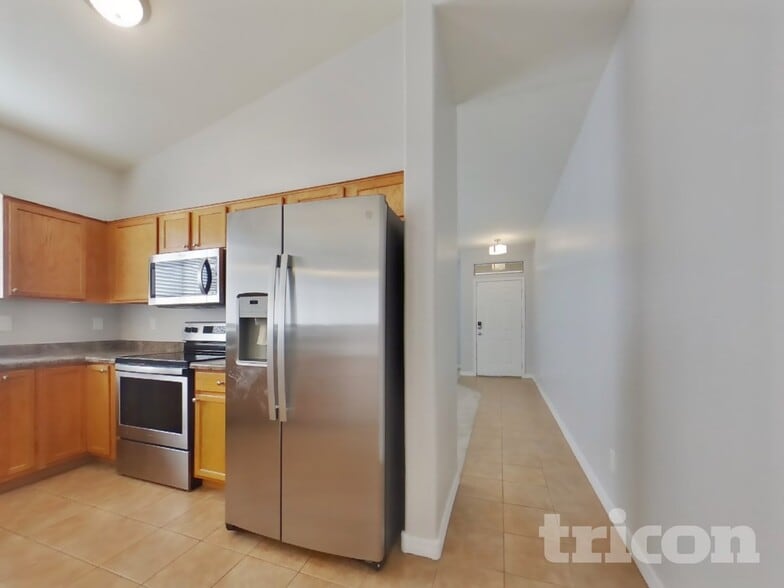 Building Photo - 17220 W Lundberg St