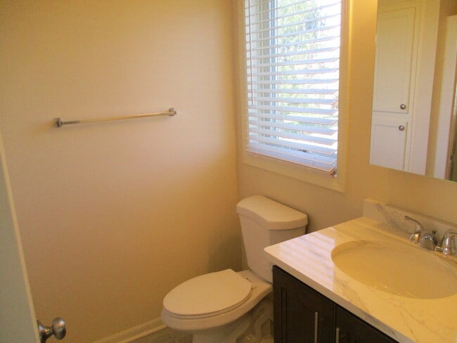 Building Photo - 514 Iona Ln