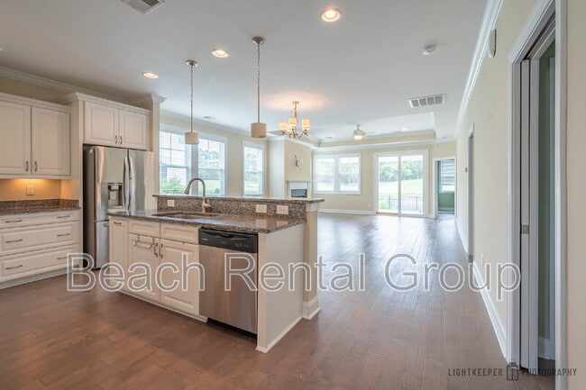 Building Photo - 121 Champions Village Dr