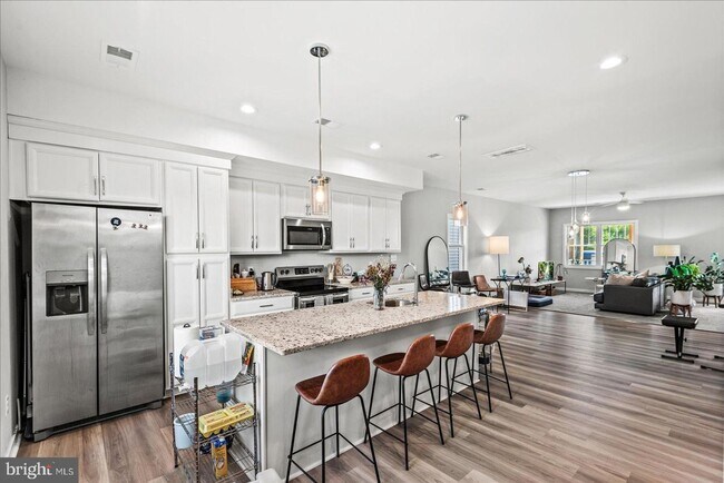 Building Photo - Newly Built Modern Home for Rent in Charming Colonial Beach – with Pool Access Included!