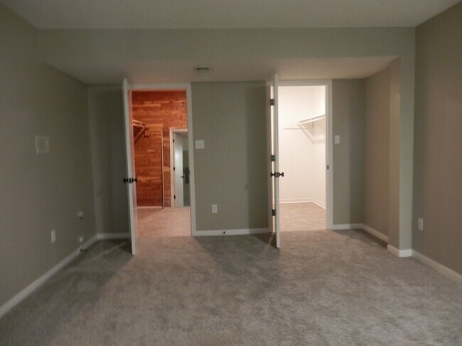 Building Photo - Spectacular 5 Bed 3 Bath With Amazing View Of Number 9 Fairway at CCMO!