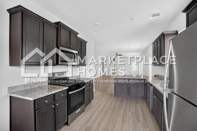 Building Photo - 15623 Plum Brk Dr