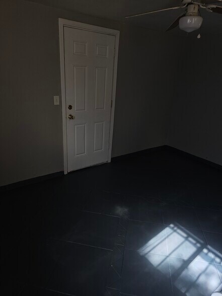 Building Photo - 320 E Ajo Way