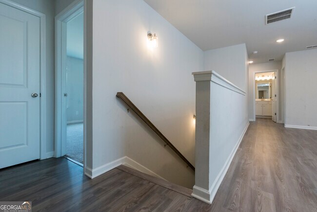 Building Photo - 330 Rexmere Rd