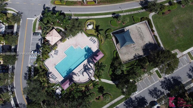 Building Photo - 2142 Madeira Dr