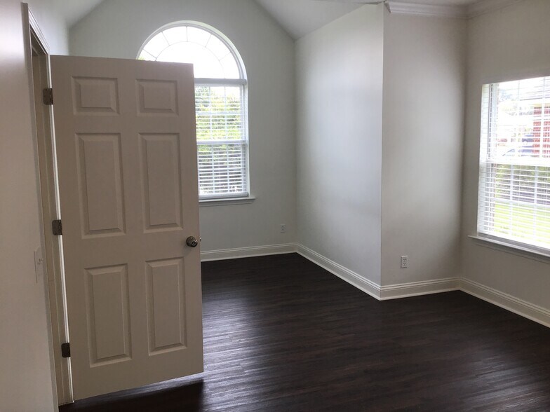 Building Photo - 307 Brighton Woods Dr
