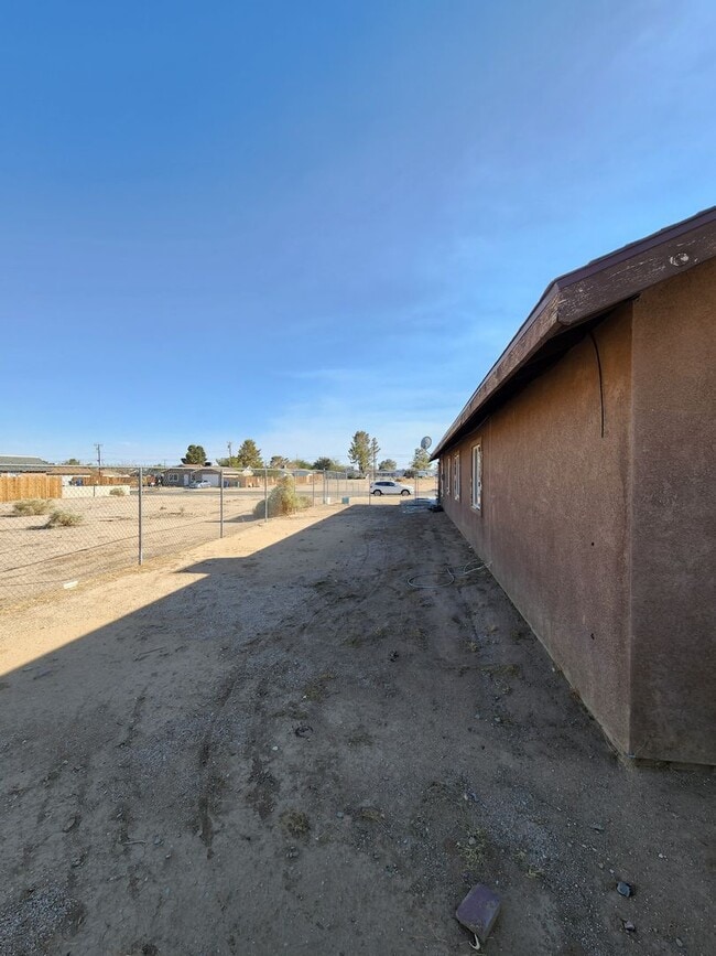 Building Photo - 7641 Walpole Ave