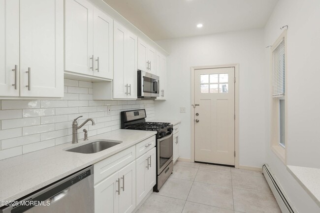 Building Photo - 603 2nd Ave