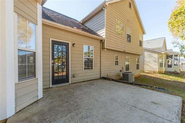 Building Photo - 2716 Lake Park Ridge W
