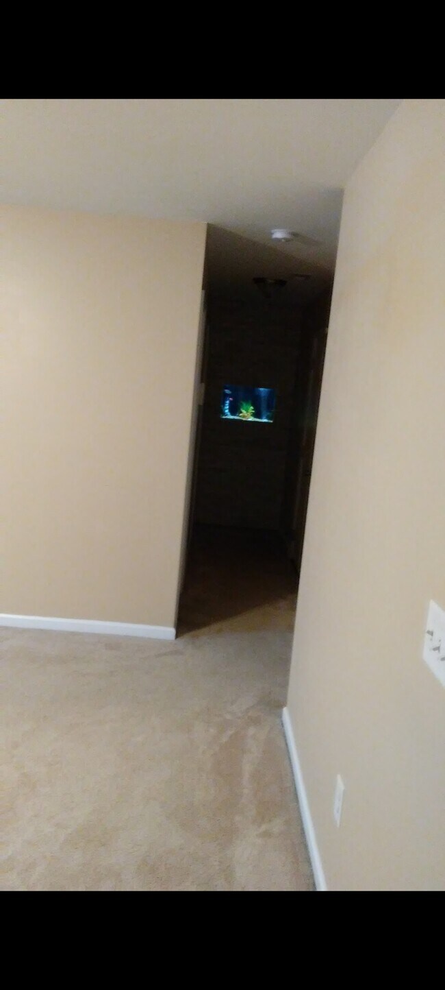 Building Photo - 1531 Hamilton Hills Dr