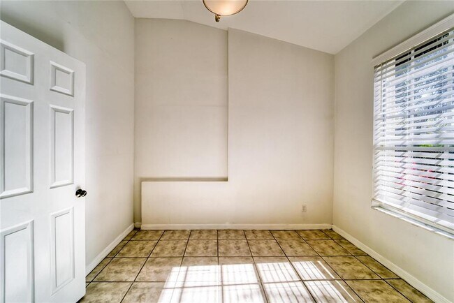 Building Photo - 10124 Cannon Dr