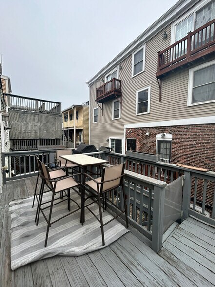 Building Photo - 7 Leeds St