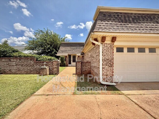 Building Photo - 12308 Green Valley Dr