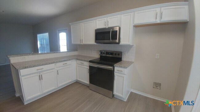 Building Photo - 3435 Rob Roy St