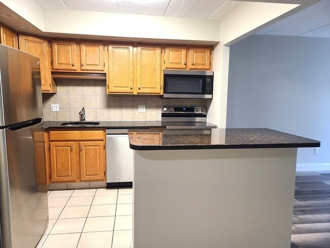 Building Photo - 576 Washington St